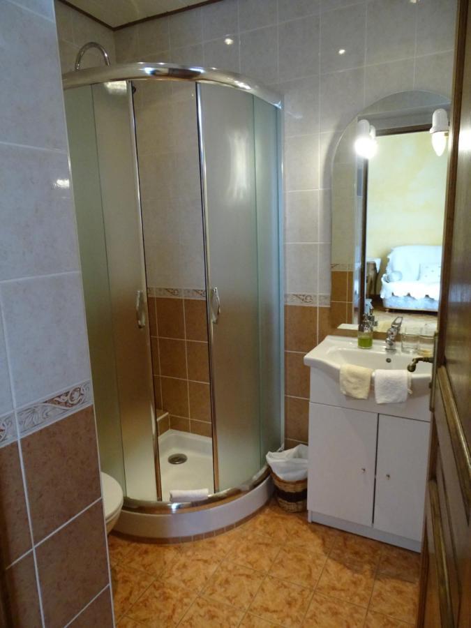 Aqui Sian Ben Hotel กาสเตลลาน ภายนอก รูปภาพ